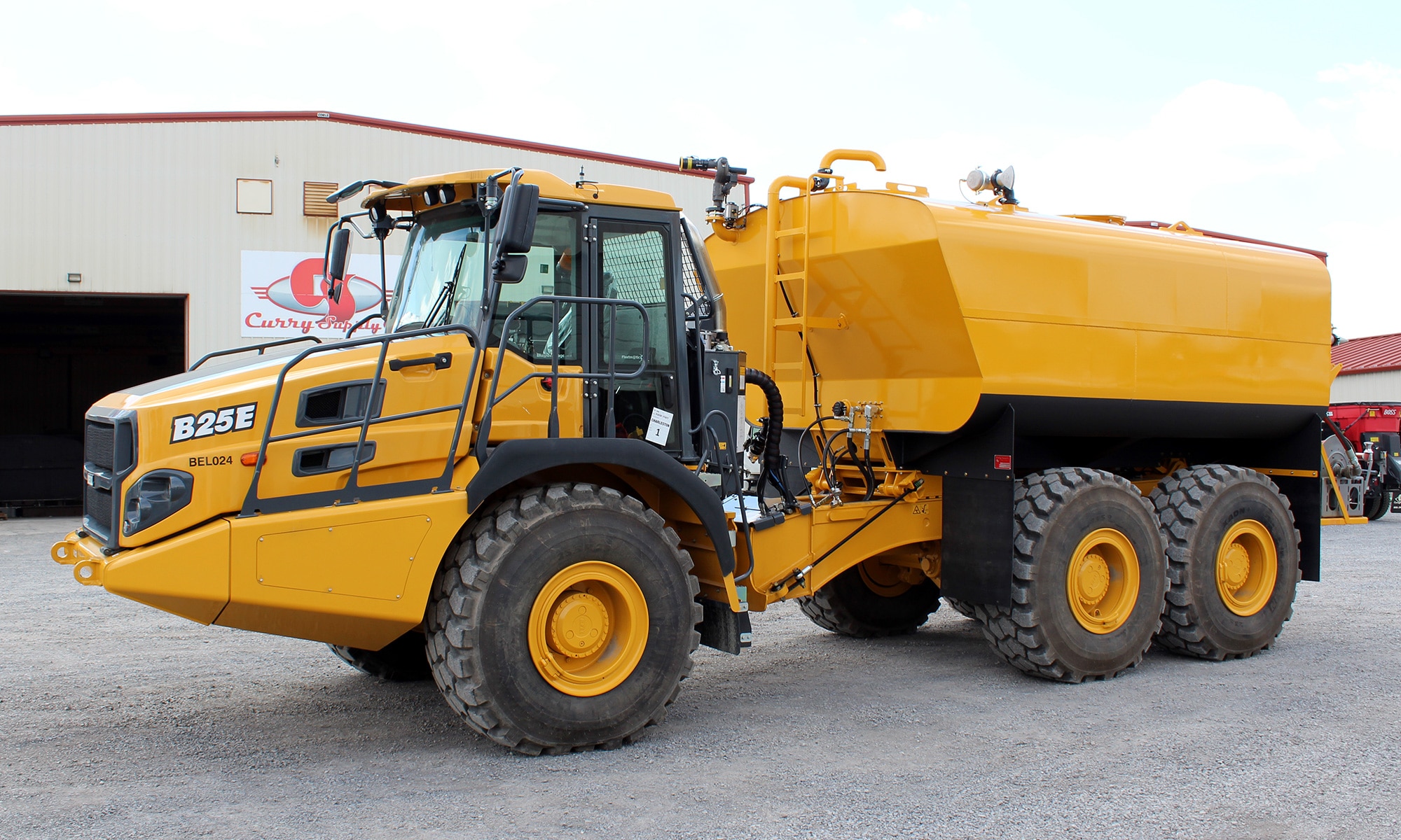 Off-Road Articulated Water Trucks