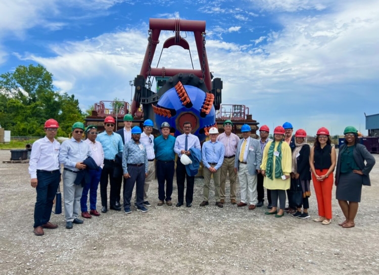 bangladesh-delegation-visits-dsc-dredge