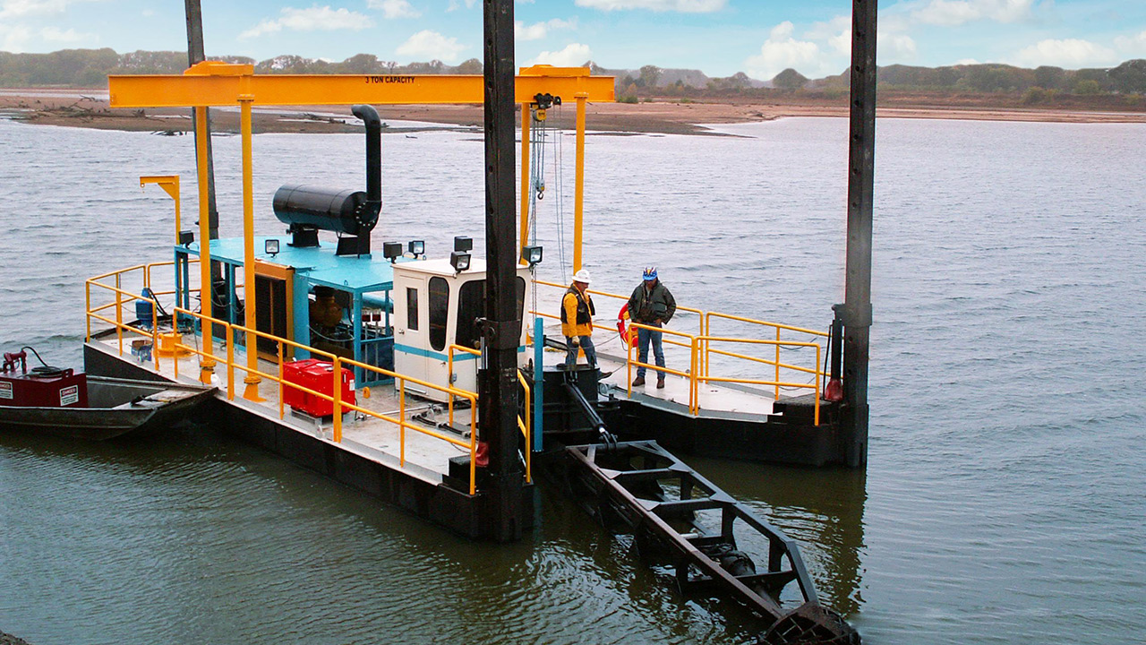 dsc dredge, hull pump swinging ladder dredge