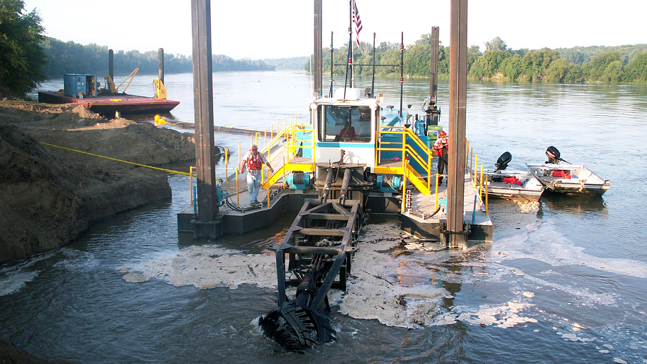 dsc dredge, hull pump swinging ladder dredge