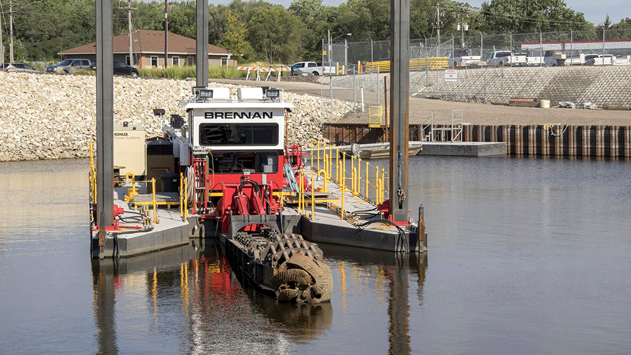 dsc dredge, hull pump swinging ladder dredge