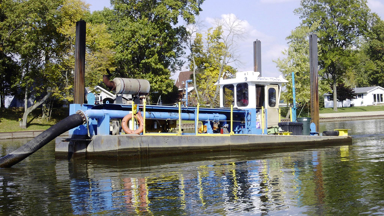 dsc dredge, hull pump swinging ladder dredge