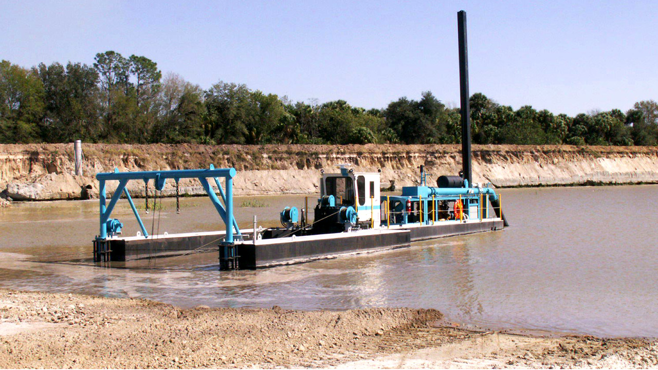 dsc dredge, hull pump swinging ladder dredge