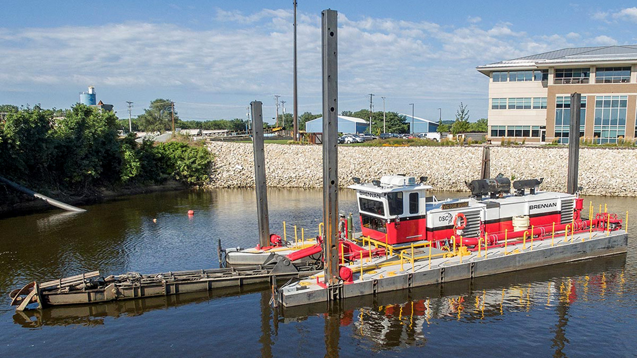 dsc dredge, hull pump swinging ladder dredge