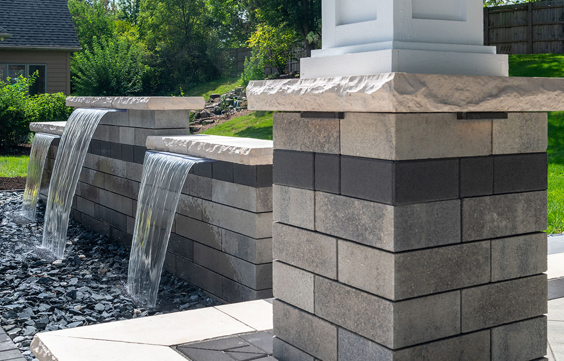 Unilock Lineo Dimensional Stone Wall
